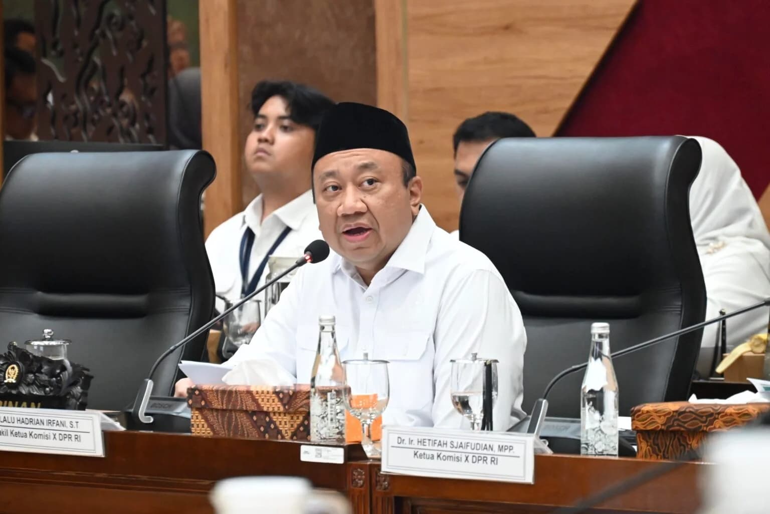 Soal Pembelajaran Bahasa Asing Sejak SD, DPR: Kompetensi dan Kesejahteraan Guru Harus Ditingkatkan