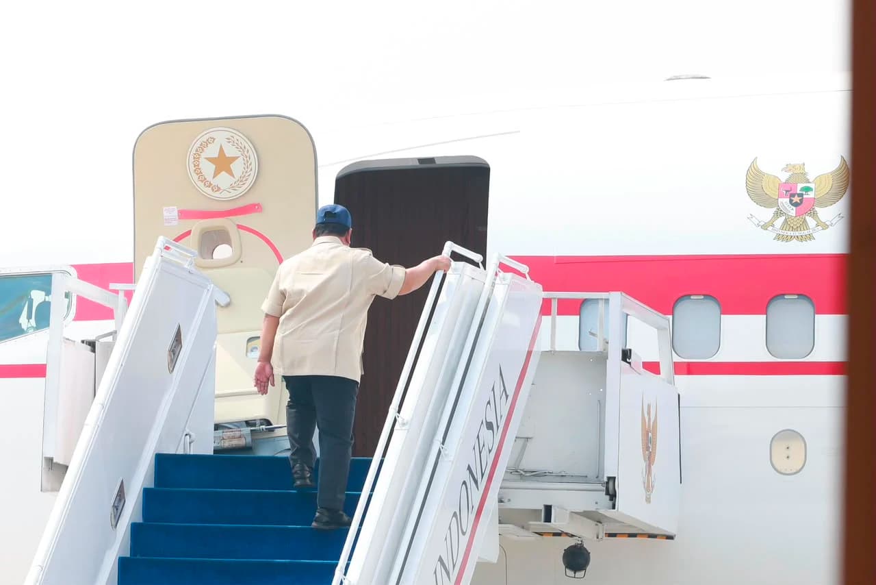 residen Prabowo Subianto turun langsung ke Kalimantan pada Sabtu (22/8/2026) untuk meninjau penanganan kebakaran hutan dan lahan (karhutla) yang kian mengkhawatirkan. (Kris - Biro Pers, Media, dan Informasi Sekretariat Presiden).