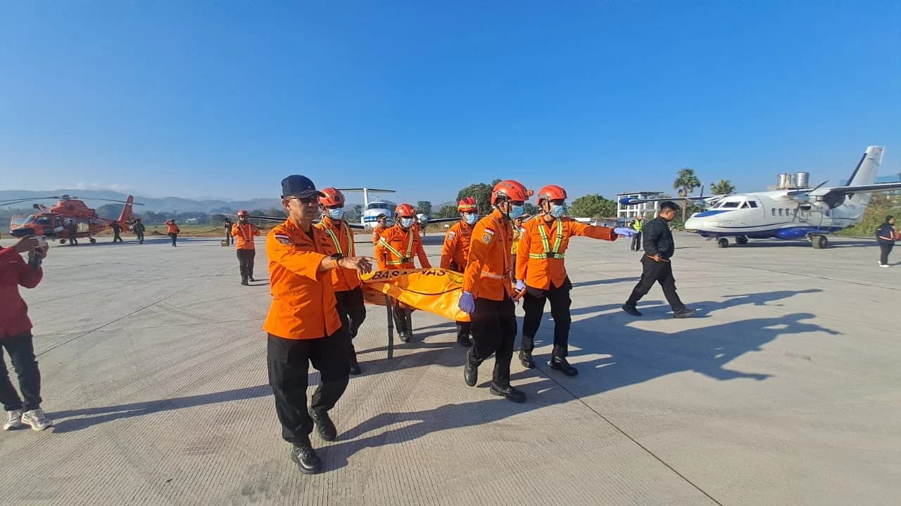 seorang relawan kemanusiaan meninggal dunia saat menjalankan misi distribusi bantuan ke Flores, Nusa Tenggara Timur. (Dokumen Basarnas).