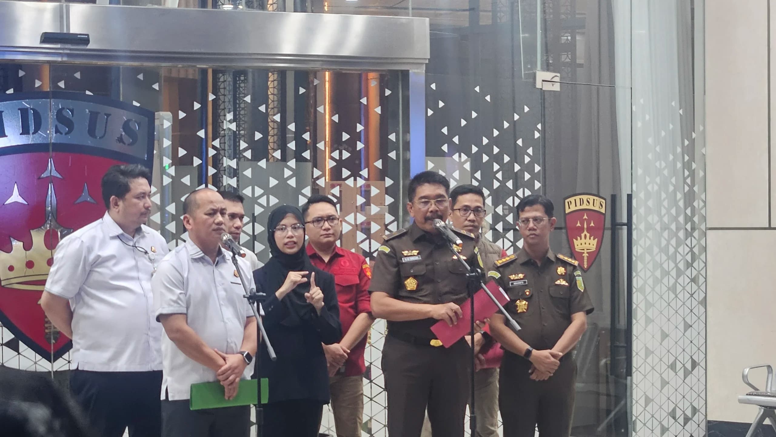 Kejagung Tetapkan 2 Tersangka Kasus Transfer Pricing PT Toba Pulp Lestari