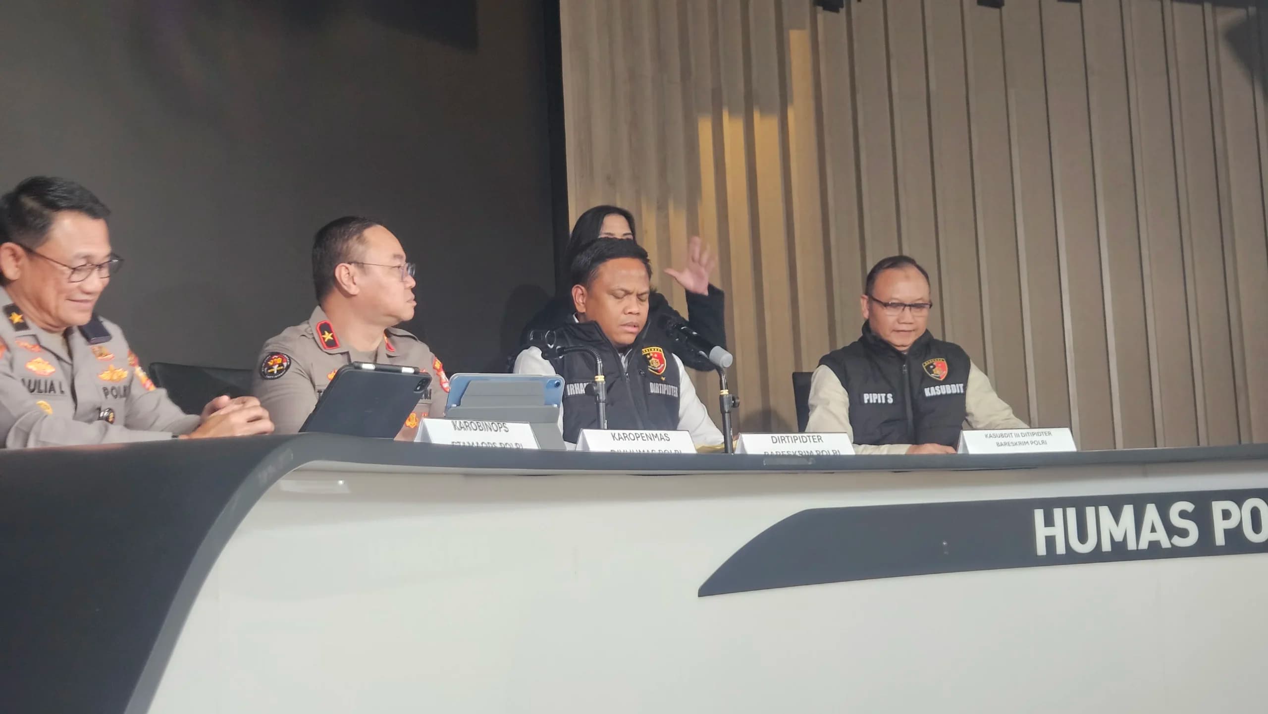 Bareskrim Sita Korek Api hingga Bibit Sawit dalam Kasus Karhutla