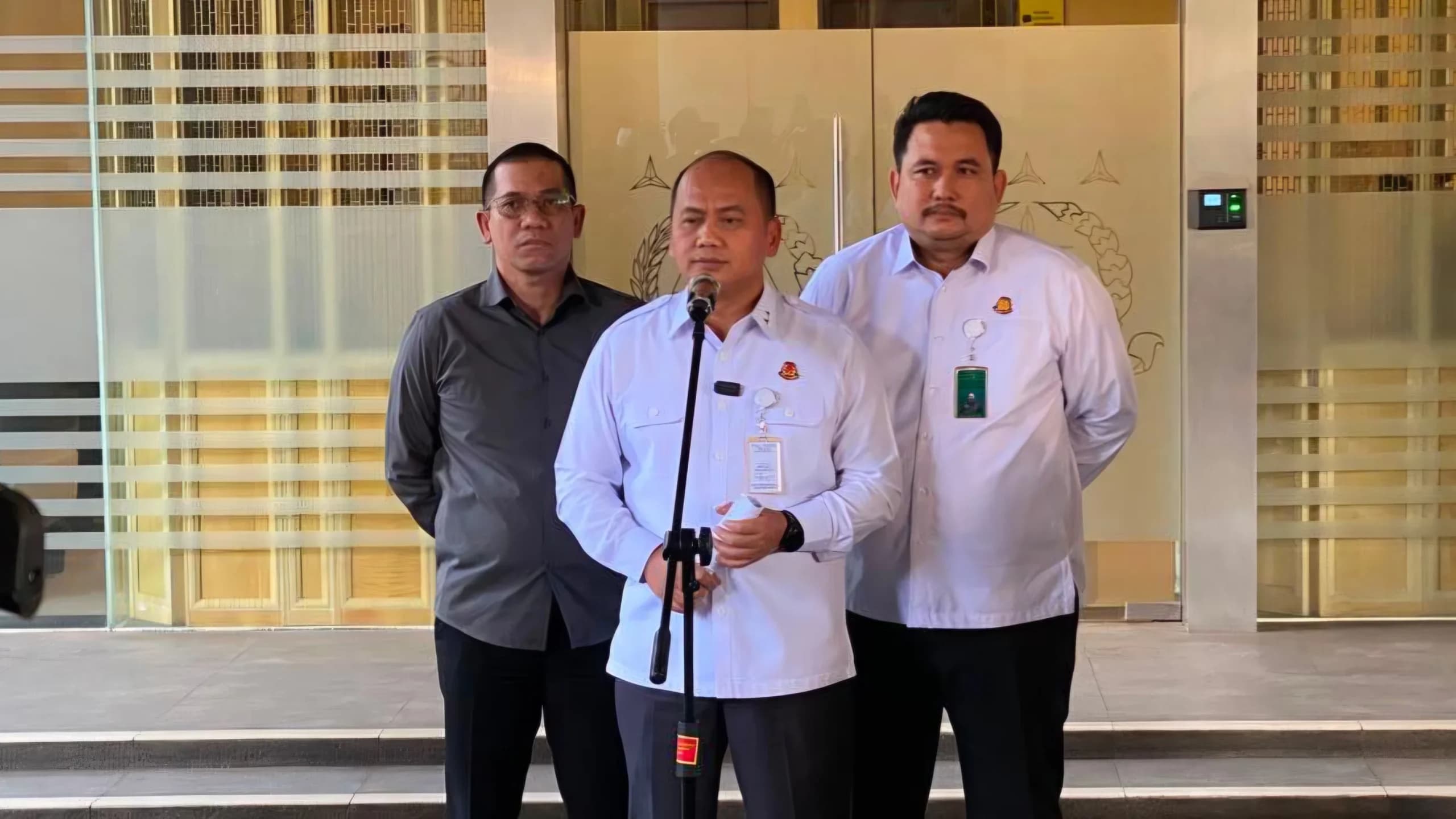 Kapuspenkum Kejagung Anang Supriatna menjelaskan perkembangan kasus TPPU Febrie Adriansyah.