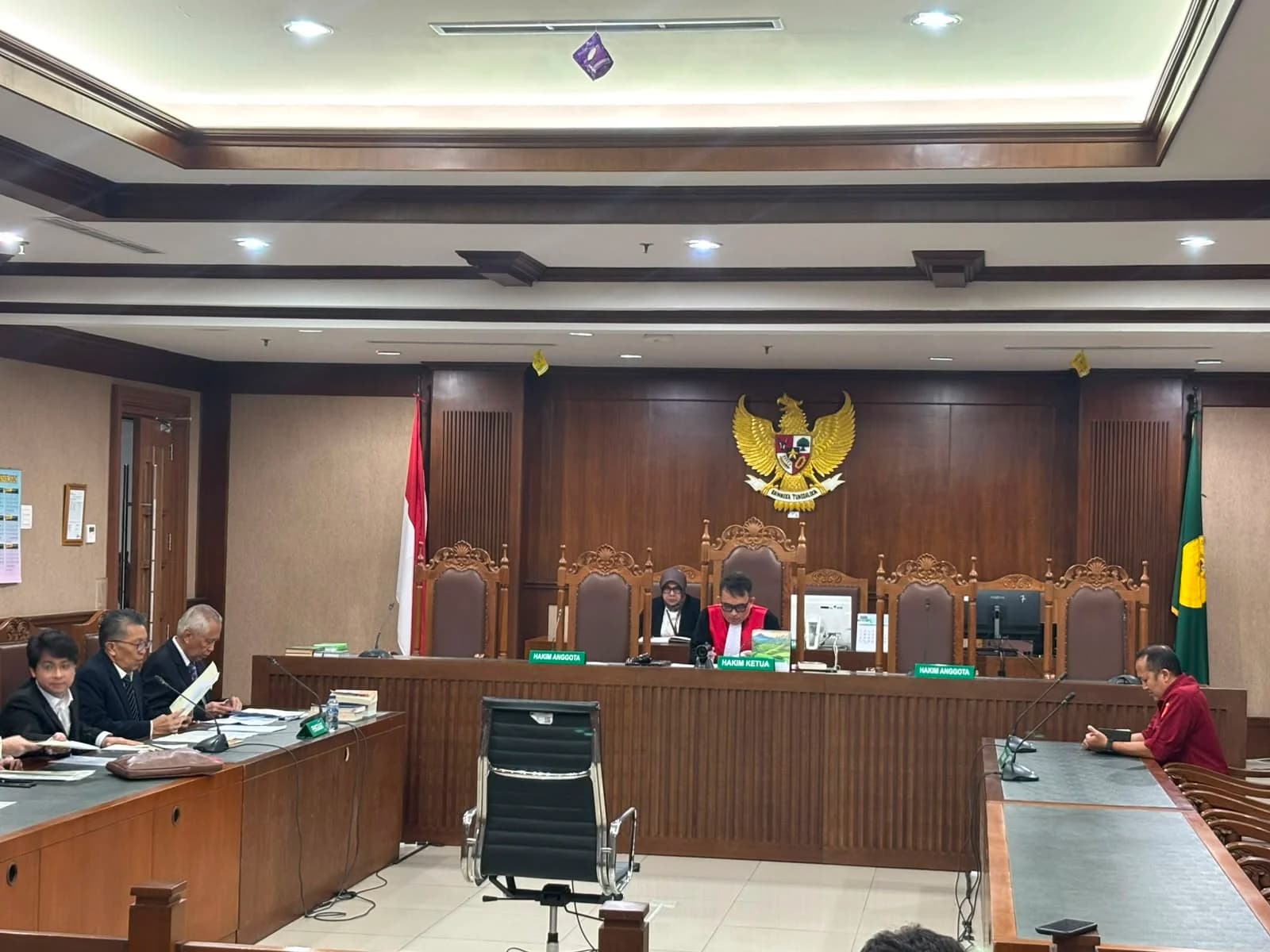 Sidang Praperadilan Eks Wakil Kepala BGN Lodewyk Ditunda Besok