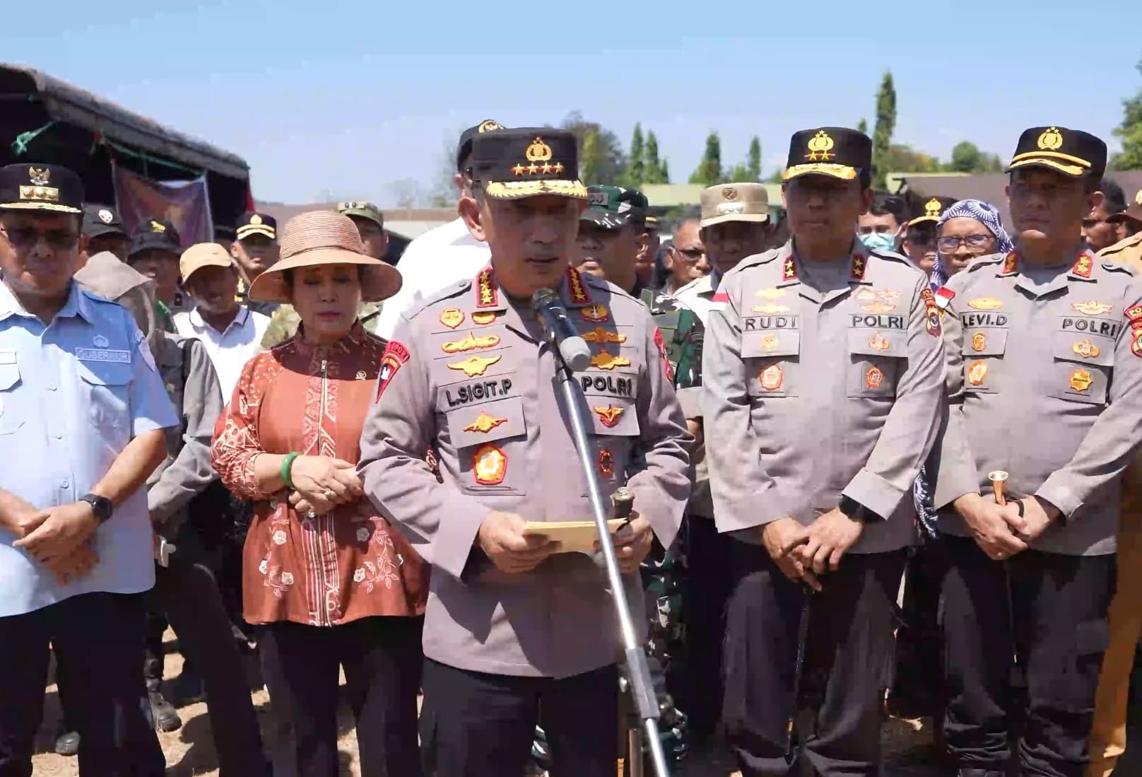 67 Orang Tewas akibat Gempa NTT, Kapolri: Evakuasi dan Bantuan Terus Berjalan