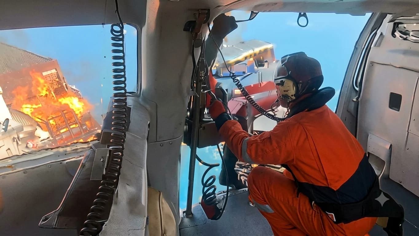 Korban Selamat Ceritakan Detik-detik Kapal Virgo 8 Dihantam Ombak 3 Meter, Lalu Karam