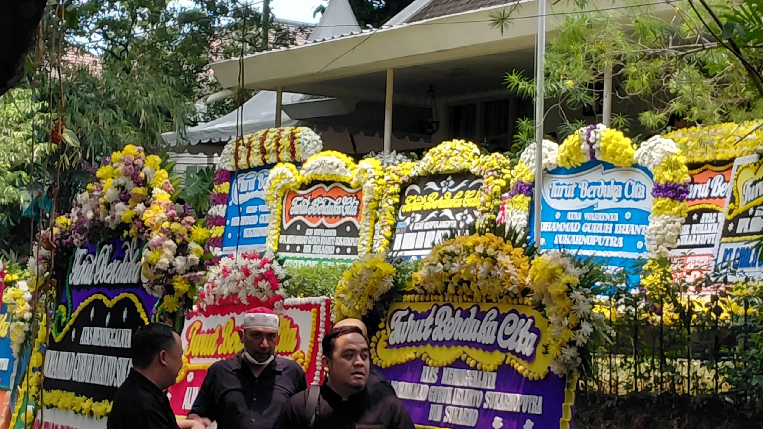 Rumah Duka Guruh Soekarnoputra Dibanjiri Karangan Bunga, Sejumlah Tokoh Nasional Hadir Melayat