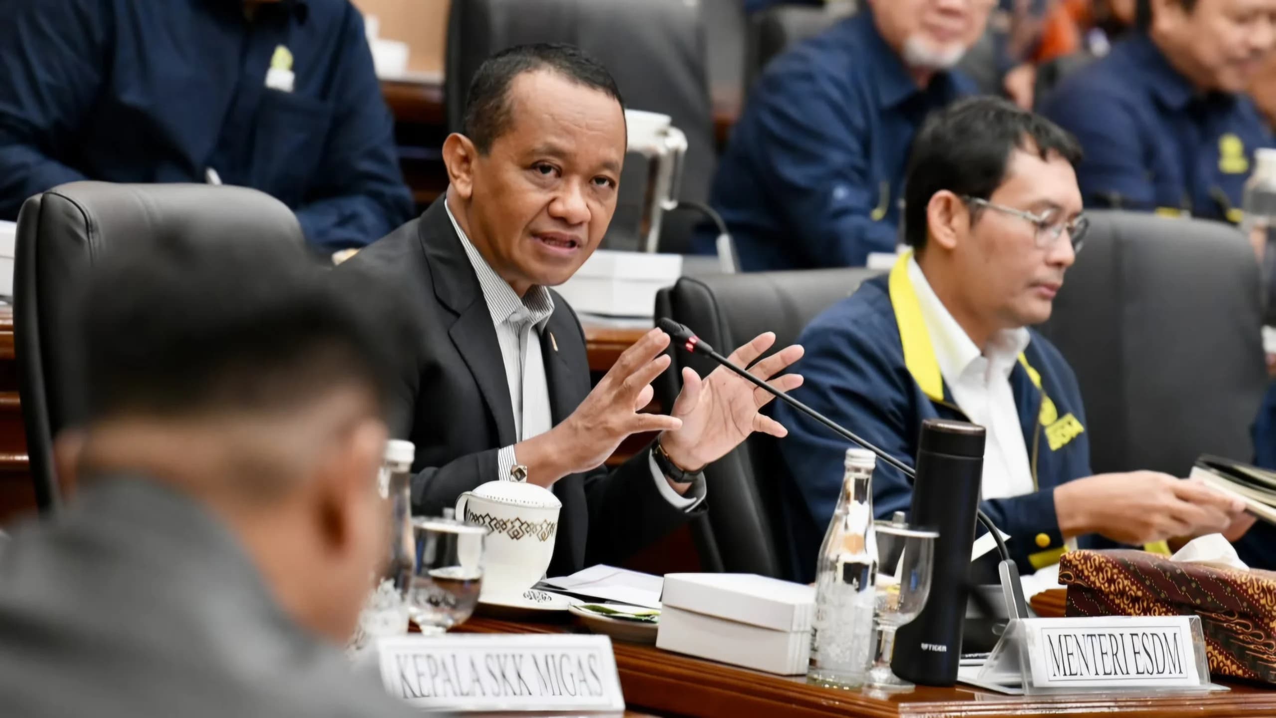 Bahlil Larang Masyarakat Mampu Beli BBM Subsidi
