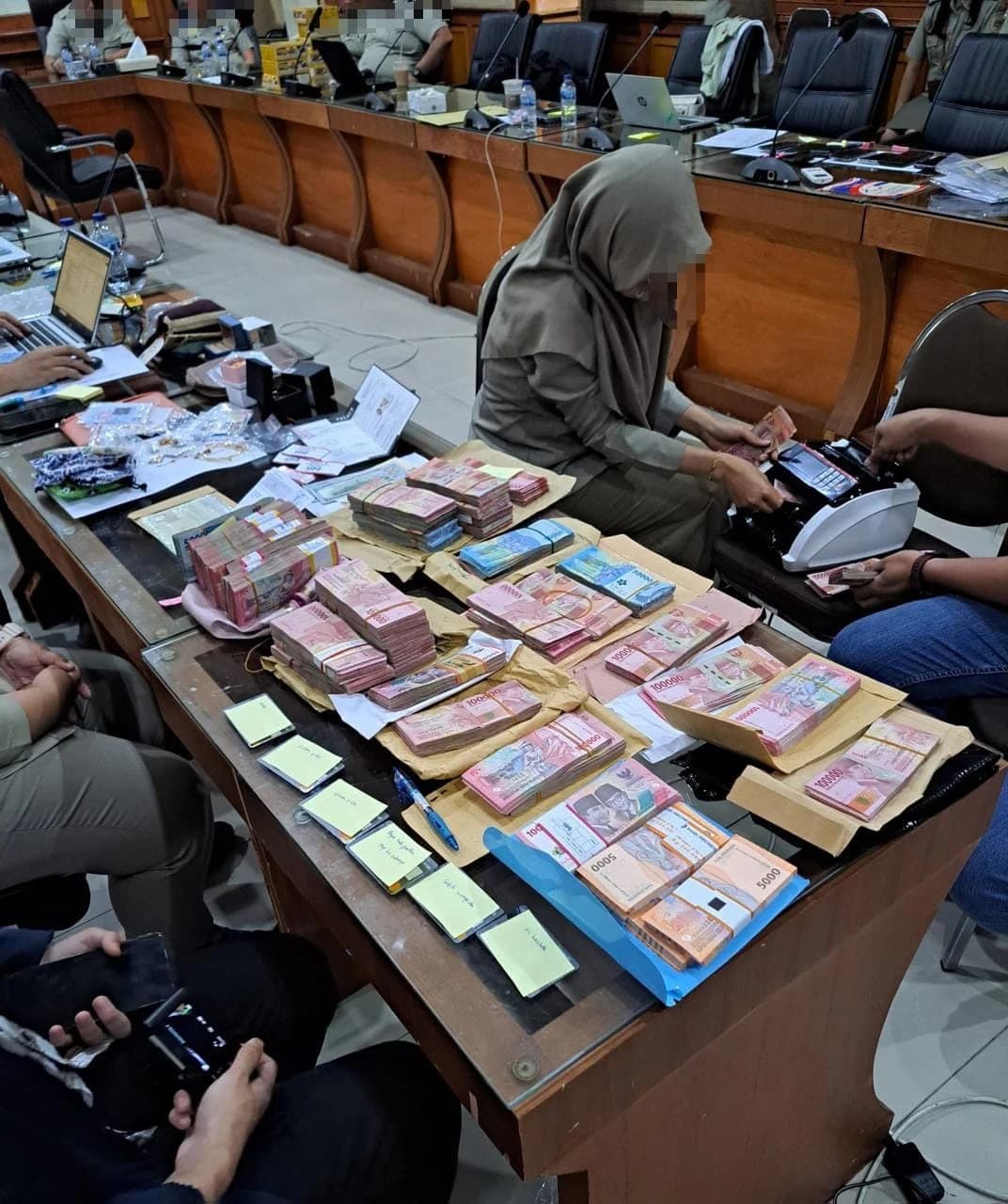 KPK Sita Perhiasan Usai Geledah Kanwil BPN Jatim soal Suap HGB Summarecon