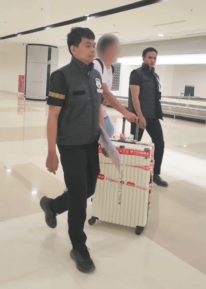 Imigrasi Tangkap WN Tiongkok yang Buru Penyu di Raja Ampat
