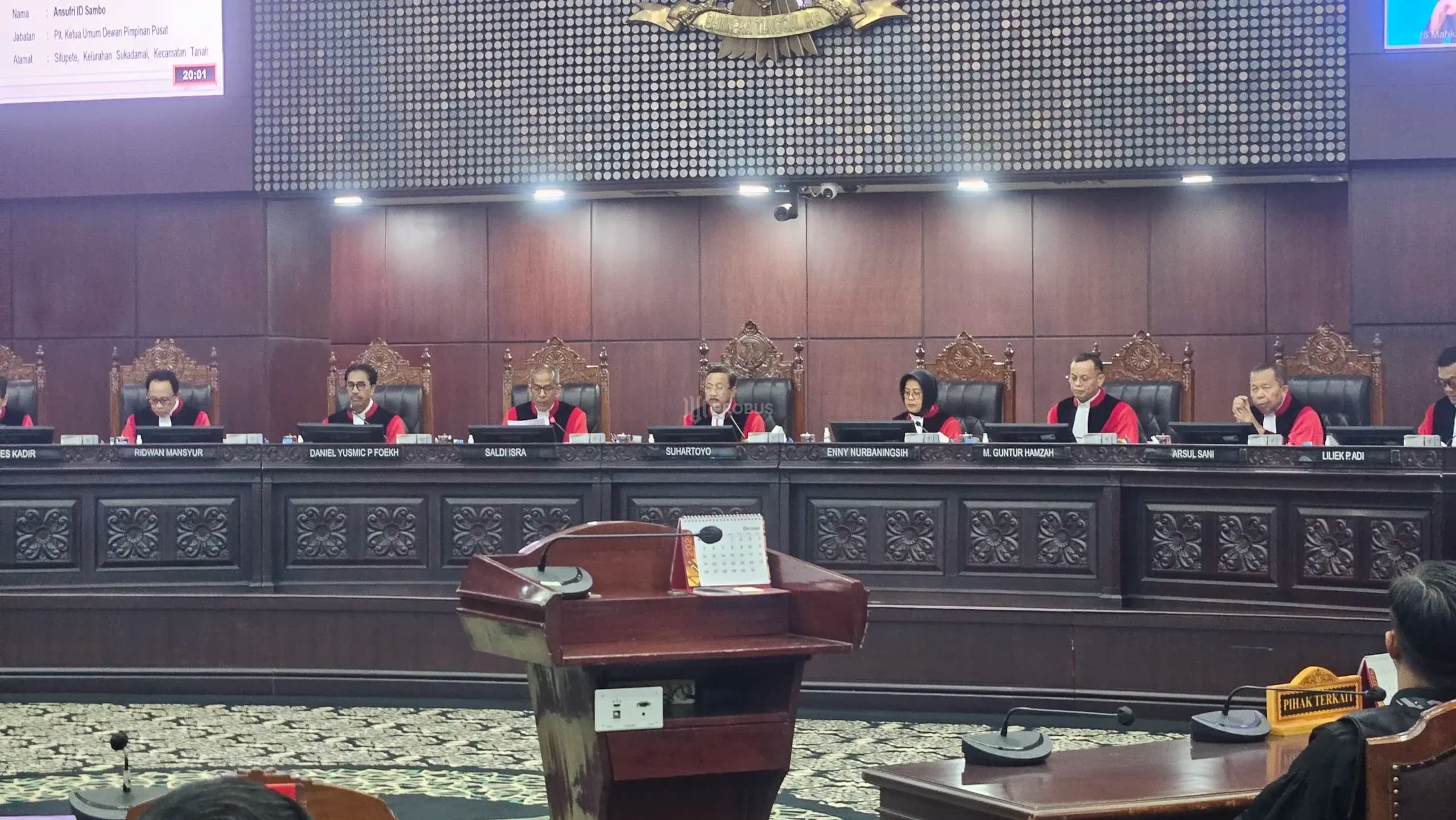 Denny Indrayana: Gibran Bisa Diskusi dengan Jokowi untuk Pertimbangkan Mundur