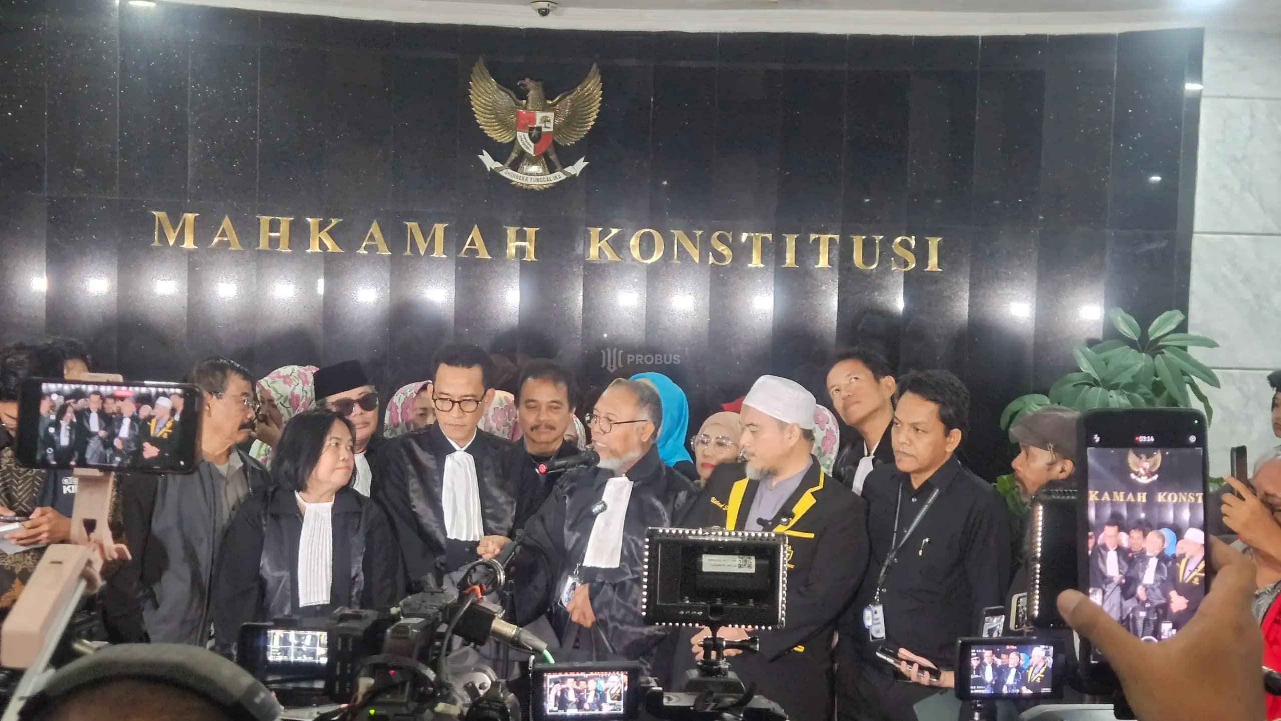 MK Tak Diskualifikasi Gibran, Refly Harun Sebut Jalan Pemakzulan Masih Terbuka