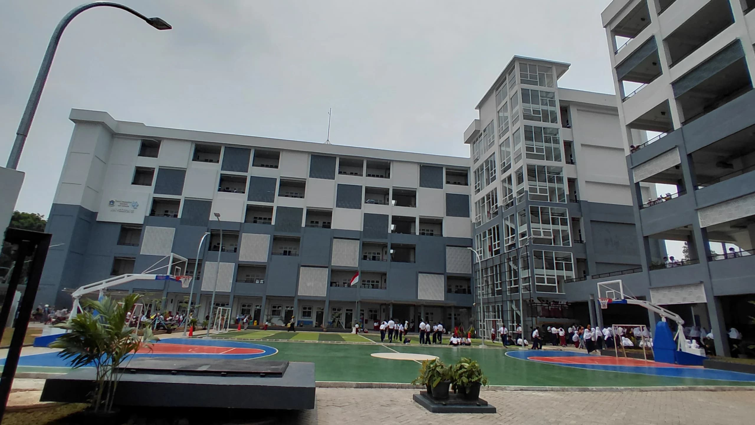 Atasi Persoalan Lahan di Jakarta, Pramono Integrasikan SDN Pekayon 05 dan SMPN 91 Jakarta