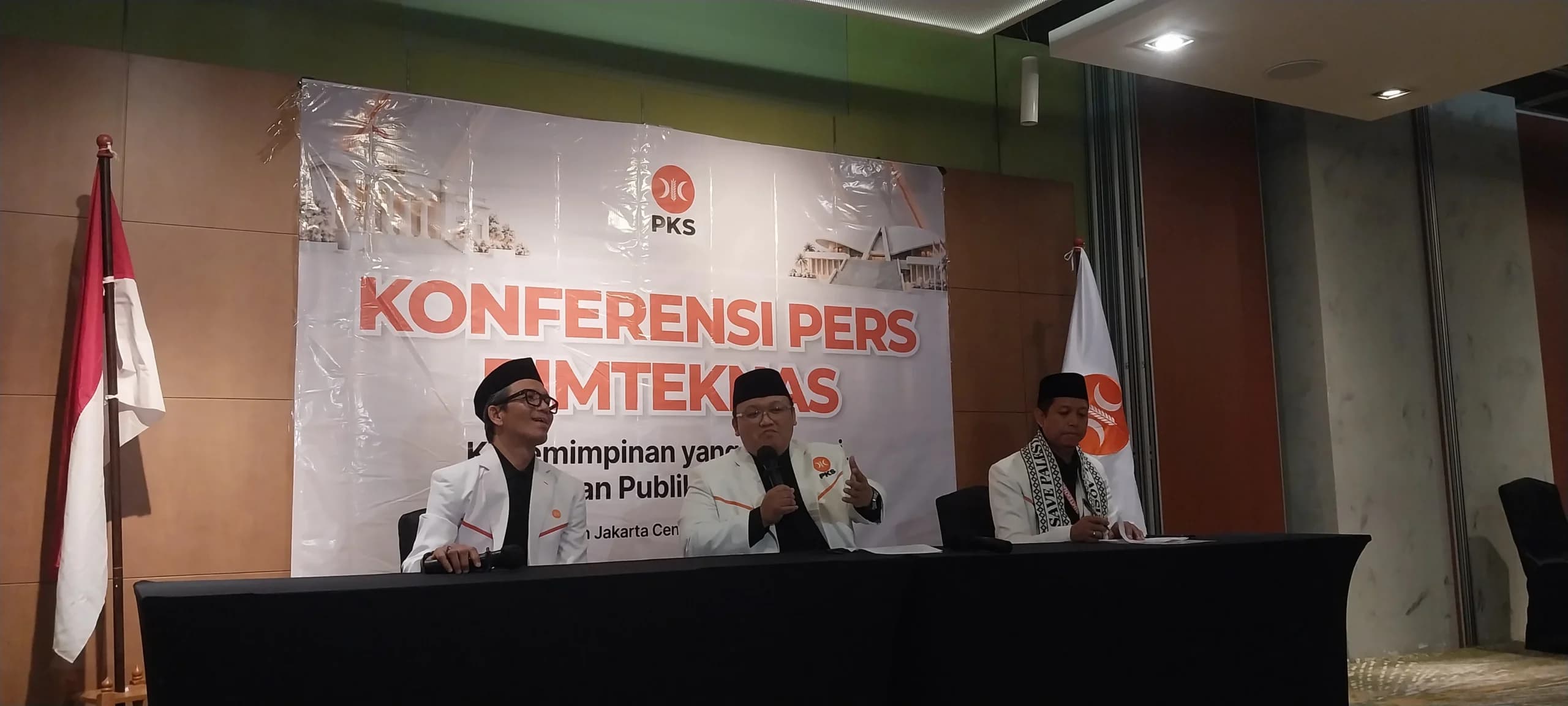 Polemik Ijazah Gibran Memanas, PKS Bangun Komunikasi Politik di DPR