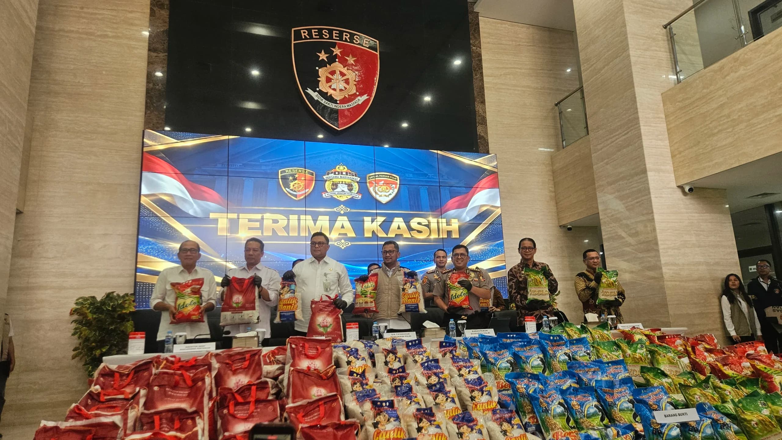 Bareskrim Ungkap 5 Merek Beras Fortifikasi Diduga Bodong, Nilai Produksi Rp69,9 Miliar