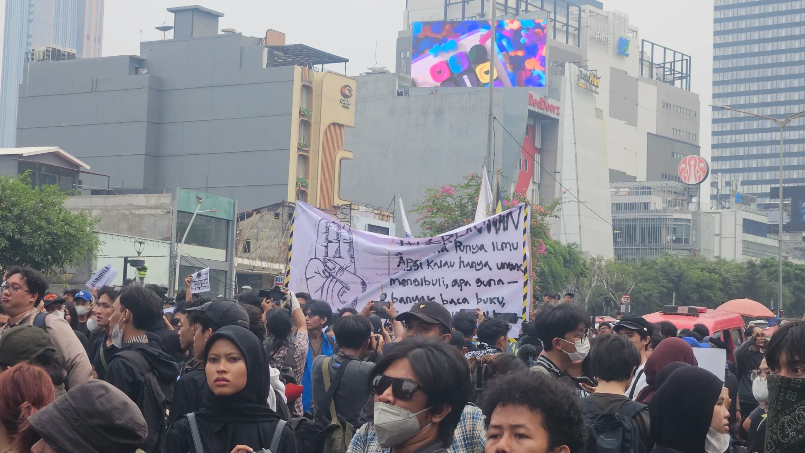 Polda Metro Bebaskan 19 Orang yang Ditangkap saat Demo 28 Oktober