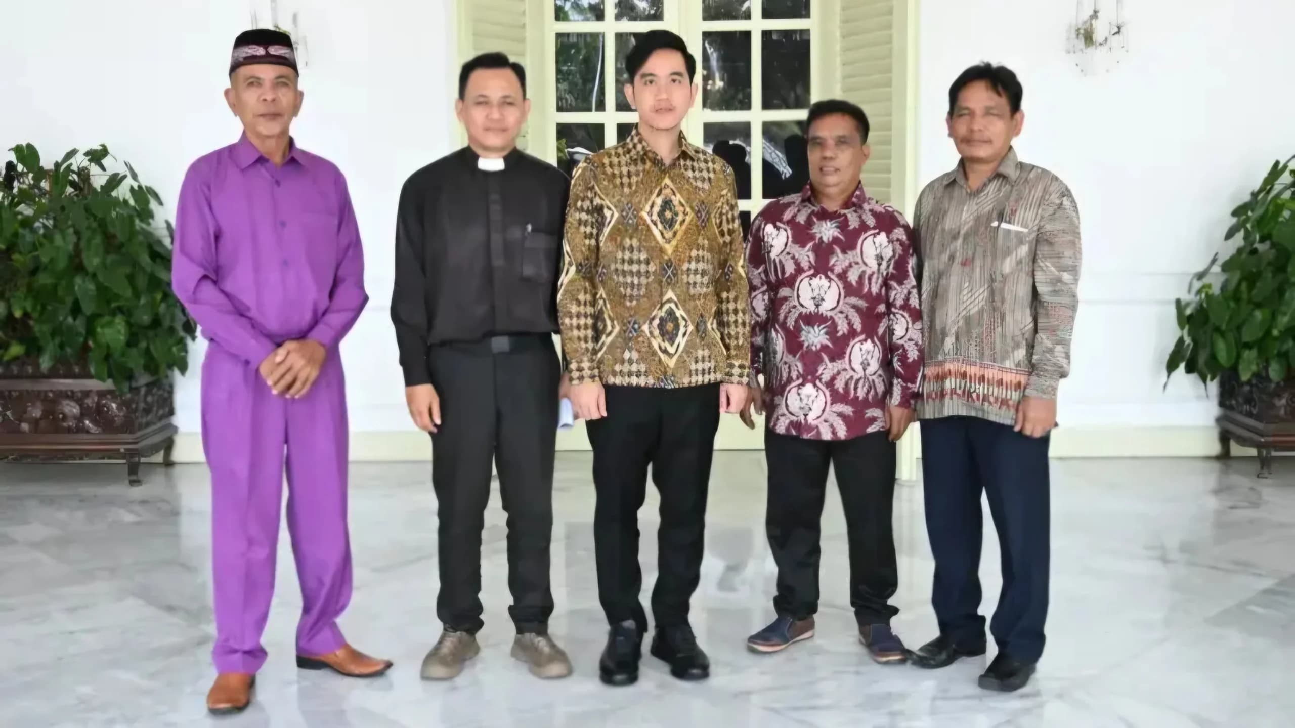 Gibran Buka Suara soal Polemik Ijazah Bodong: Saya Kuliah sampai S1 di Singapura