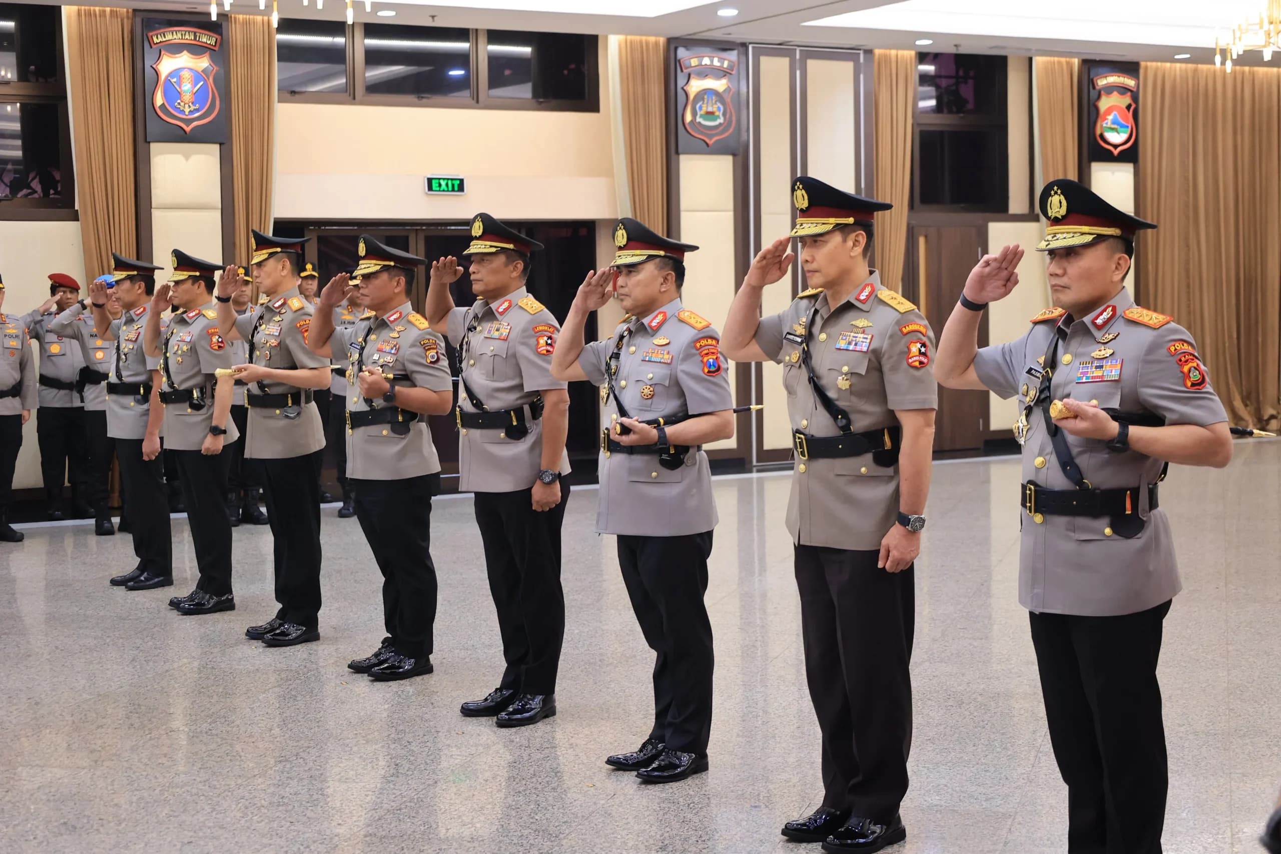Kapolri Lantik Pejabat Baru, Ini Susunan Irwasum dan 4 Kapolda