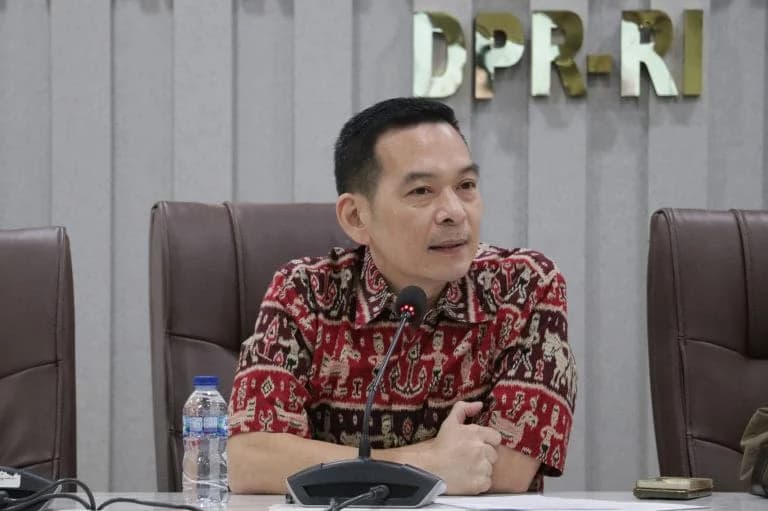 5 Orang Tewas Saat Padamkan Karhutla Bromo, DPR Desak Evaluasi