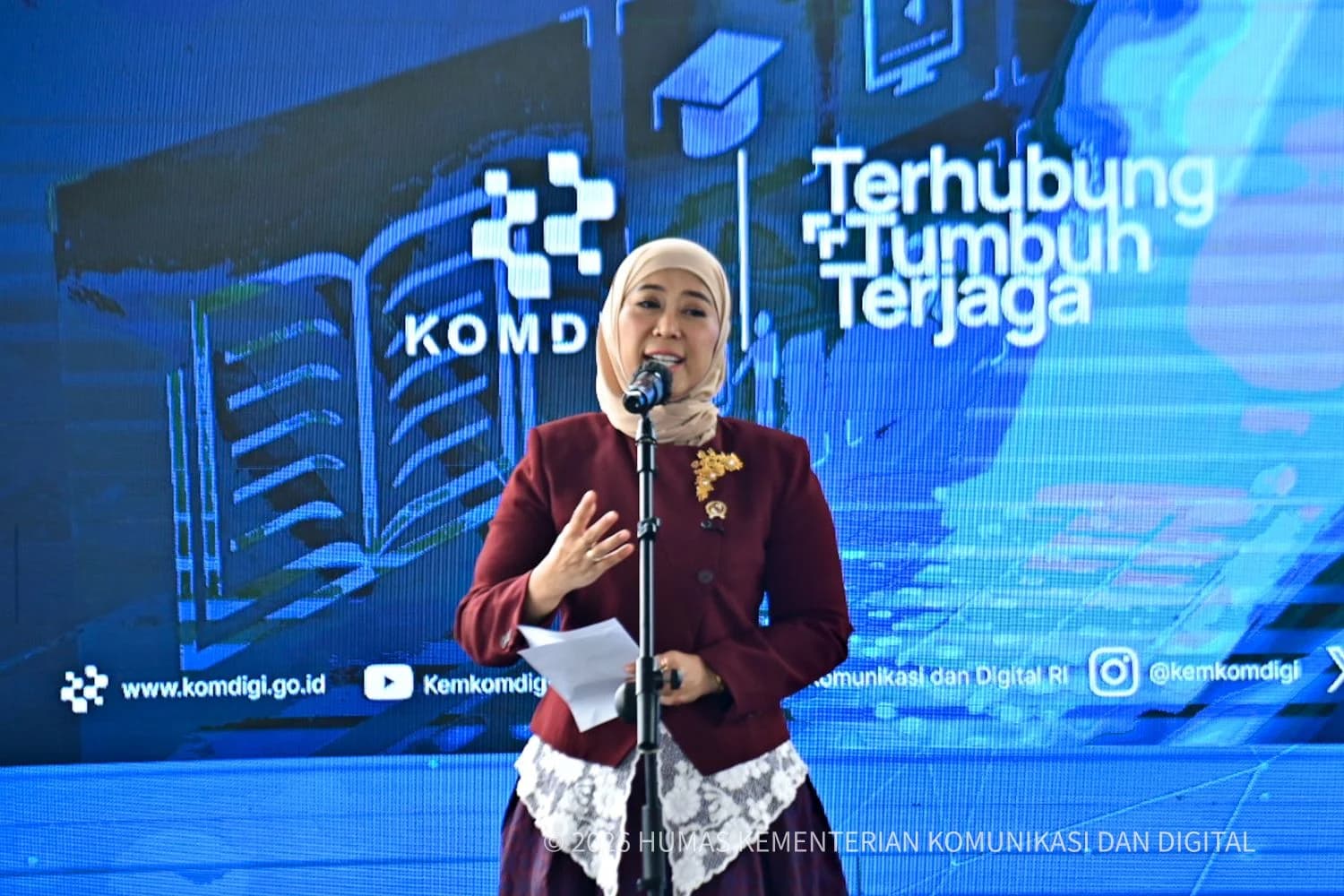 Politikus Singapura Ancam Potong Internet Indonesia, Meutya Hafid: Kita Tak Perlu Geram!