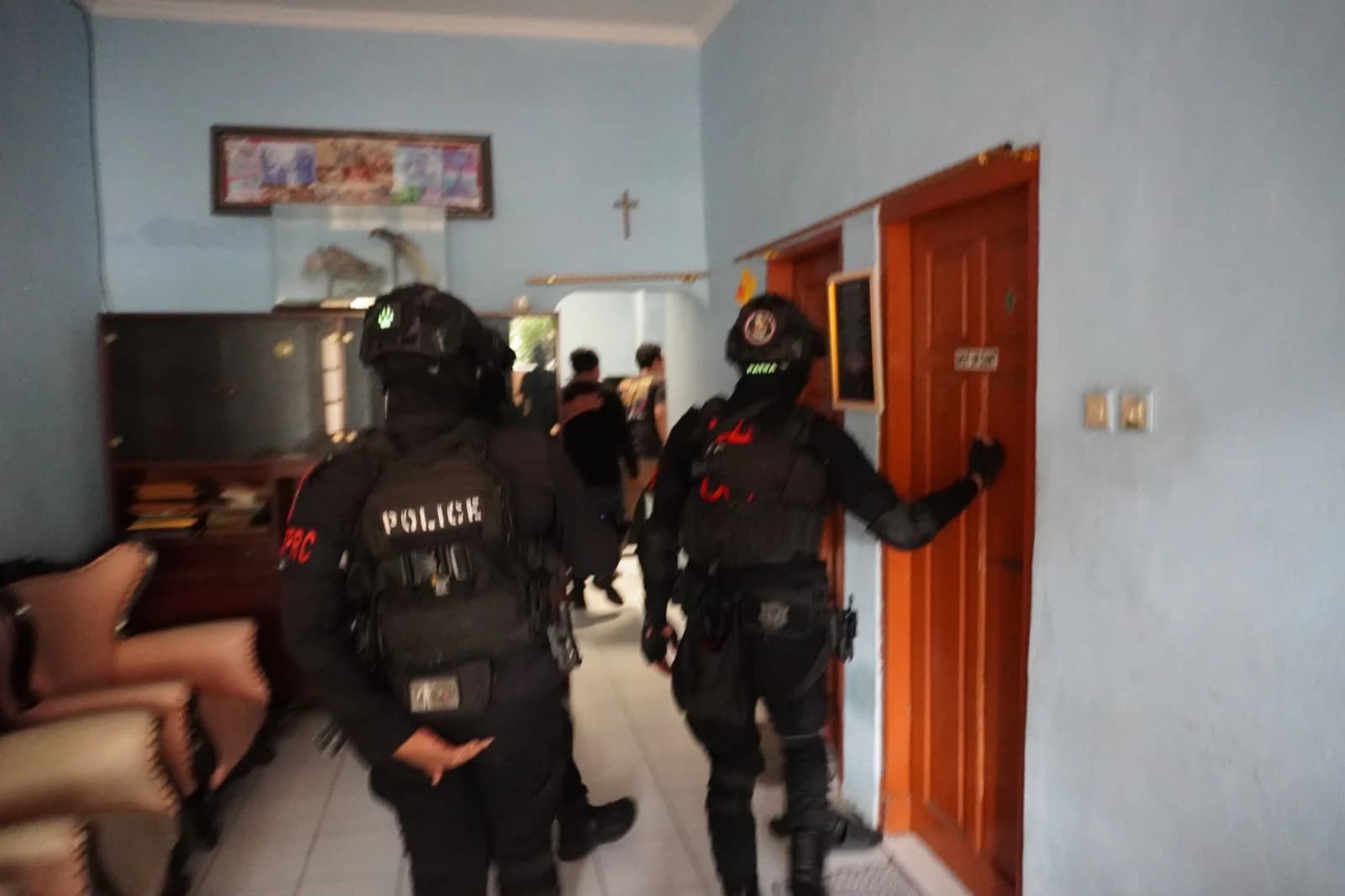 Polisi Tangkap Satu Orang Usai Gerebek Kampung Ambon