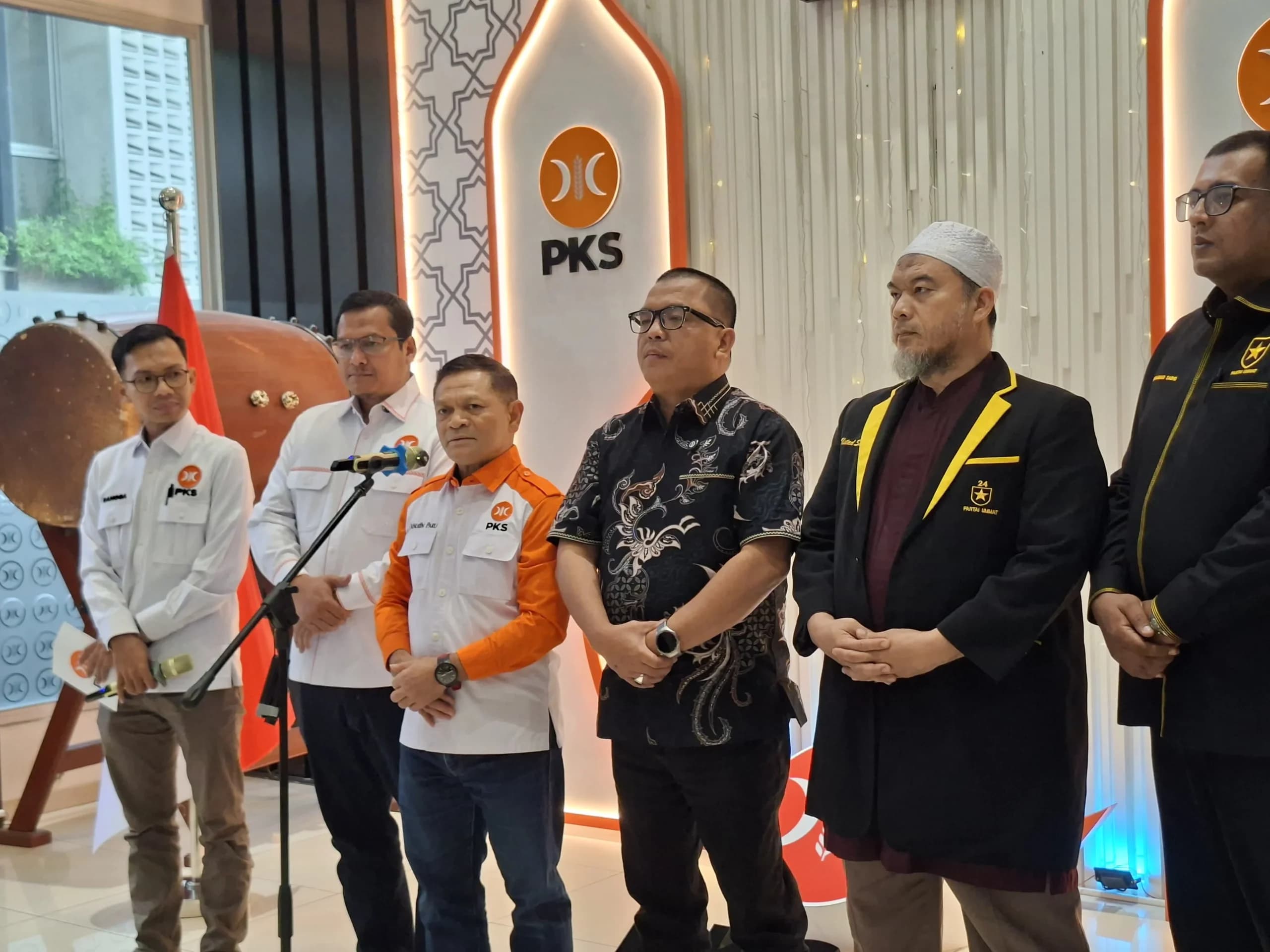 PKS: Masalah Ijazah Gibran Jangan Ganggu Kerja Prabowo