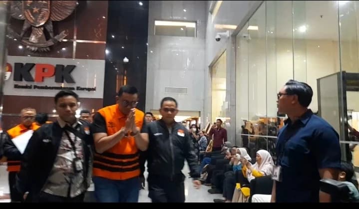 Bupati Klaten dan Kepala BPK Jateng Resmi Ditahan KPK